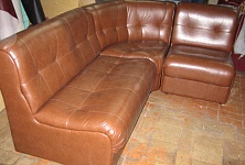 Мягкая мебель коричневая из составных элементов