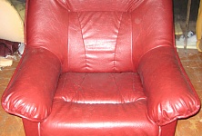 Кресло красное кожаное