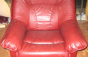 Кресло красное кожаное