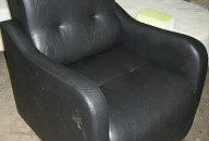 Кресло черное глубокое