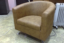 Кресло закругленной формы для гостиной